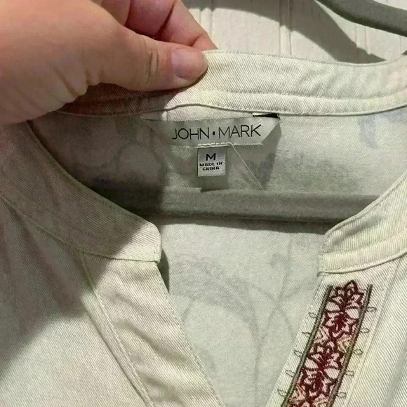 John mark women’s button down tie front mixed pattern blouse Sz. Med EUC office - Picture 5 of 5